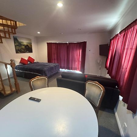 Settlers Motor Lodge Лоуър Хът Екстериор снимка