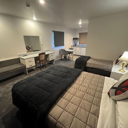 Settlers Motor Lodge Лоуър Хът Екстериор снимка