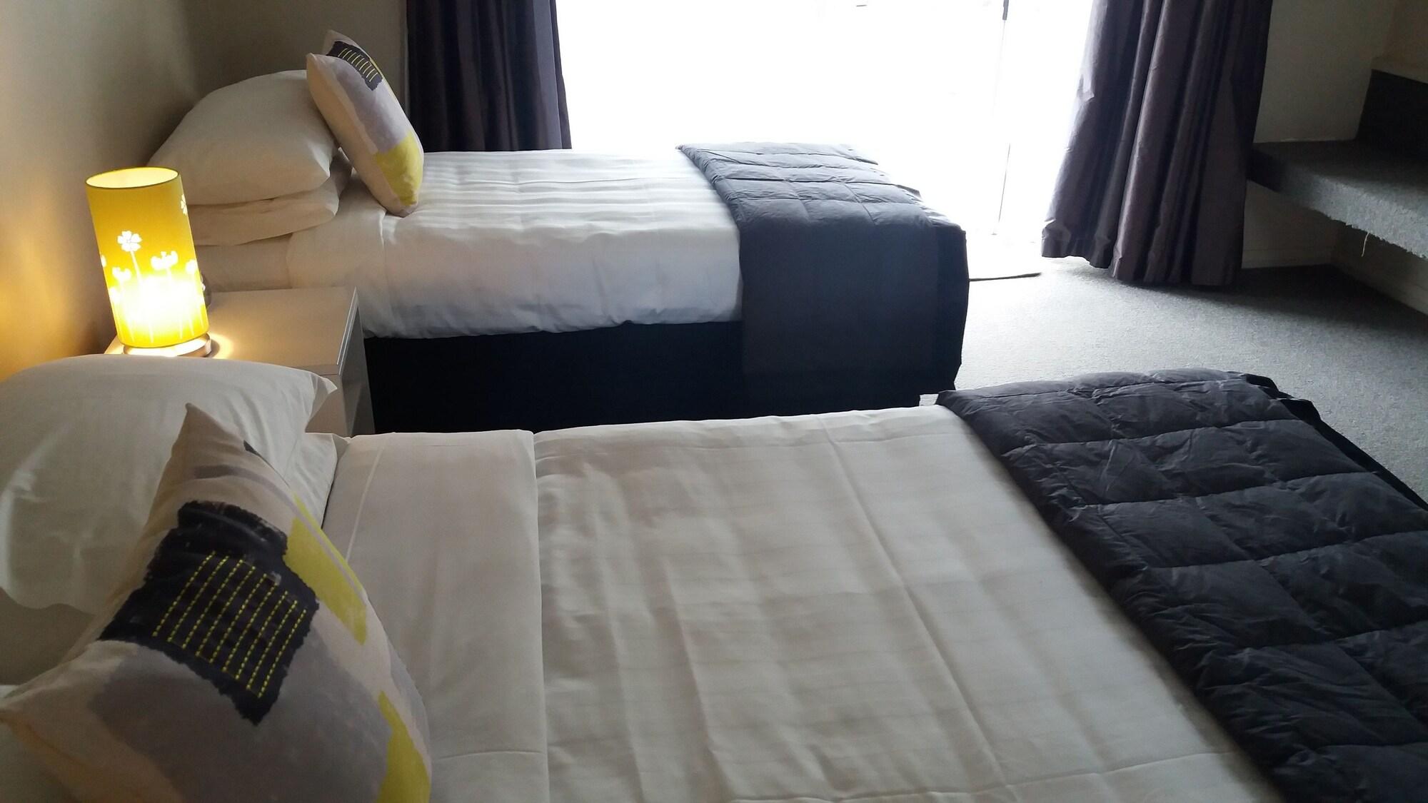 Settlers Motor Lodge Лоуър Хът Екстериор снимка