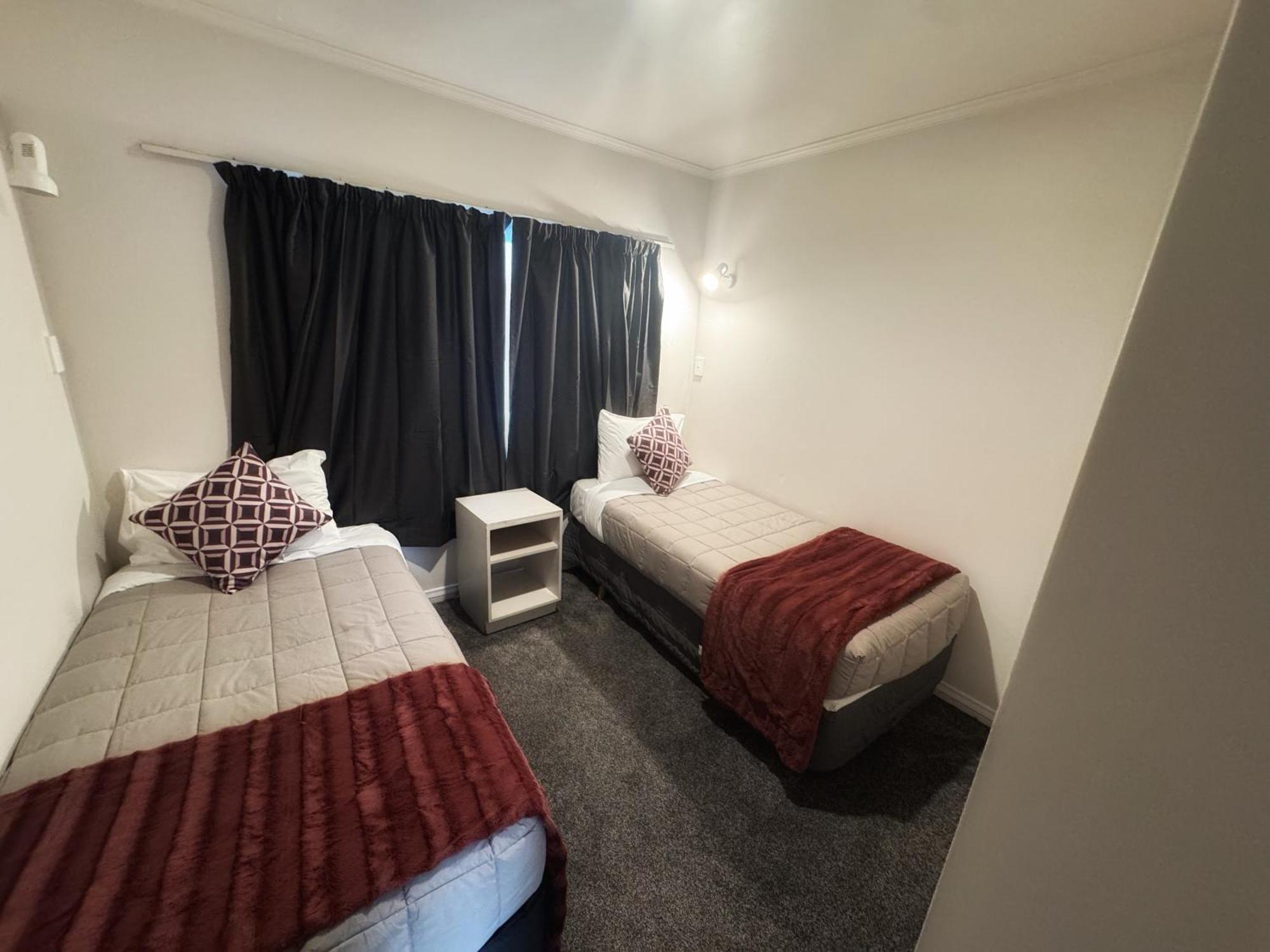 Settlers Motor Lodge Лоуър Хът Екстериор снимка