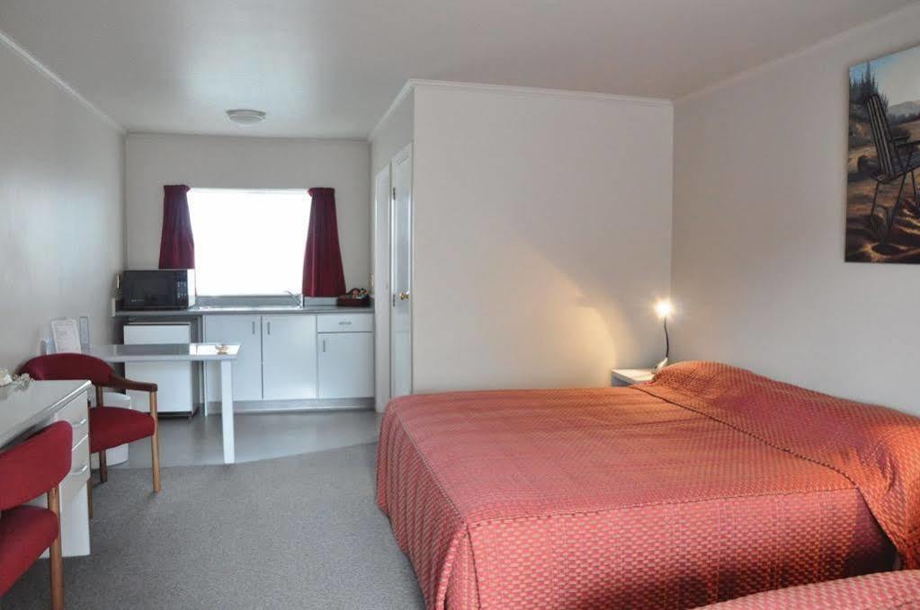 Settlers Motor Lodge Лоуър Хът Екстериор снимка
