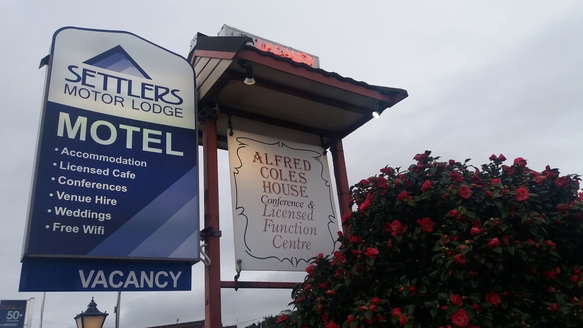 Settlers Motor Lodge Лоуър Хът Екстериор снимка